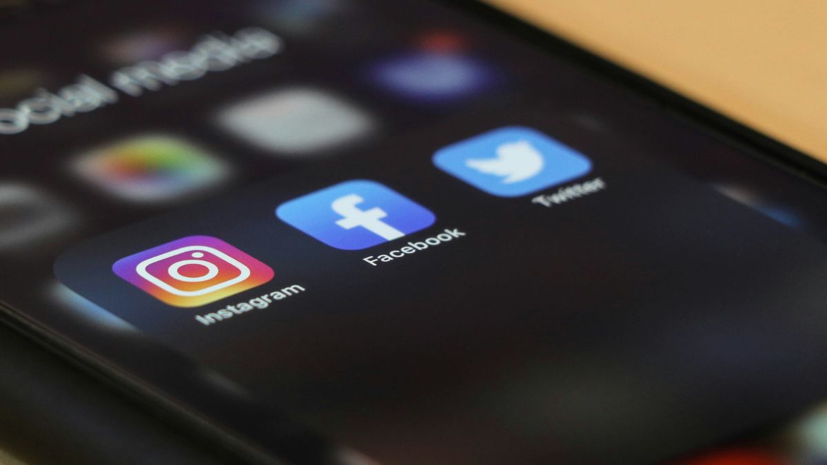 Gigantes da tecnologia gastam bilhões de litros de água para manter a IA