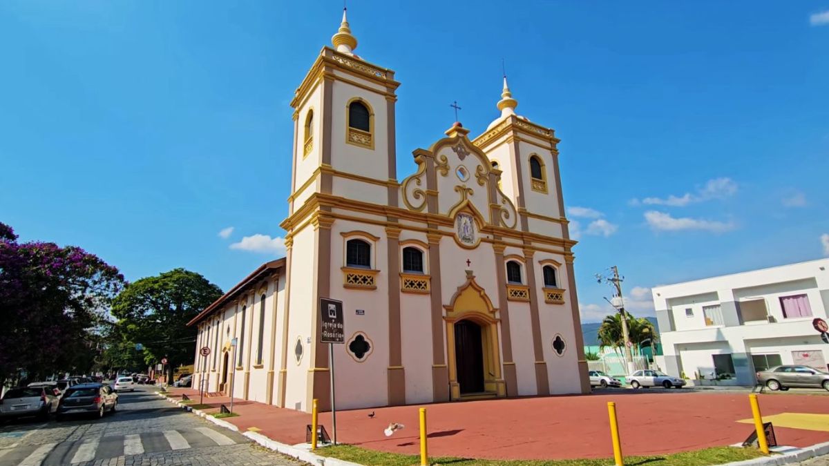 Atibaia combina tradição agrícola, paisagens montanhosas e clima acolhedor
