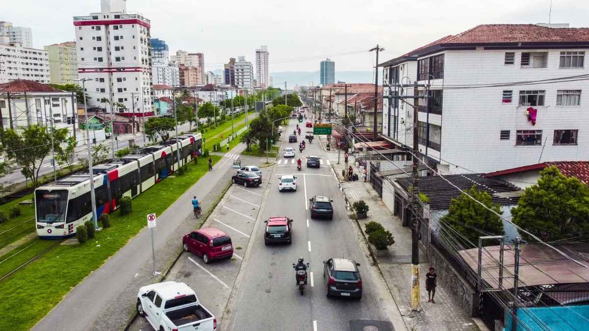 As novas faixas serão instaladas na orla do Itararé (em ambos os sentidos) e na Avenida Marechal Deodoro, no trecho entre a Avenida Prefeito José Monteiro e a Rua Dr. Armando Sales de Oliveira