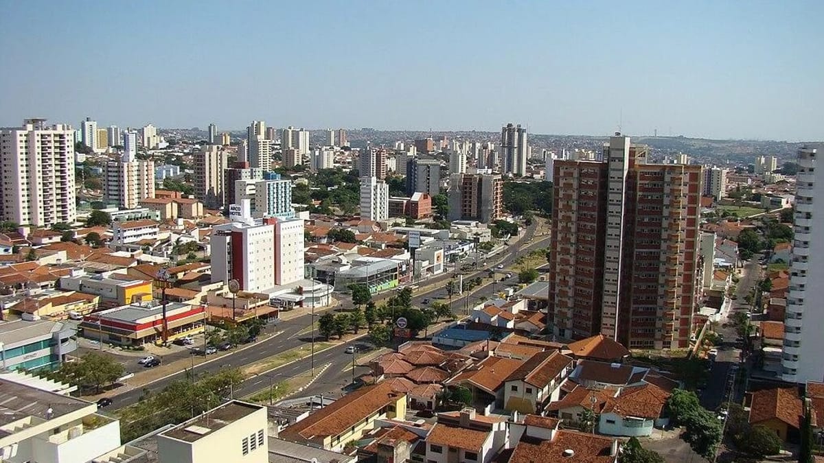 A cidade é considerada uma das melhores para se viver por diversos motivos, mas ela sempre será lembrada pelo famoso lanche