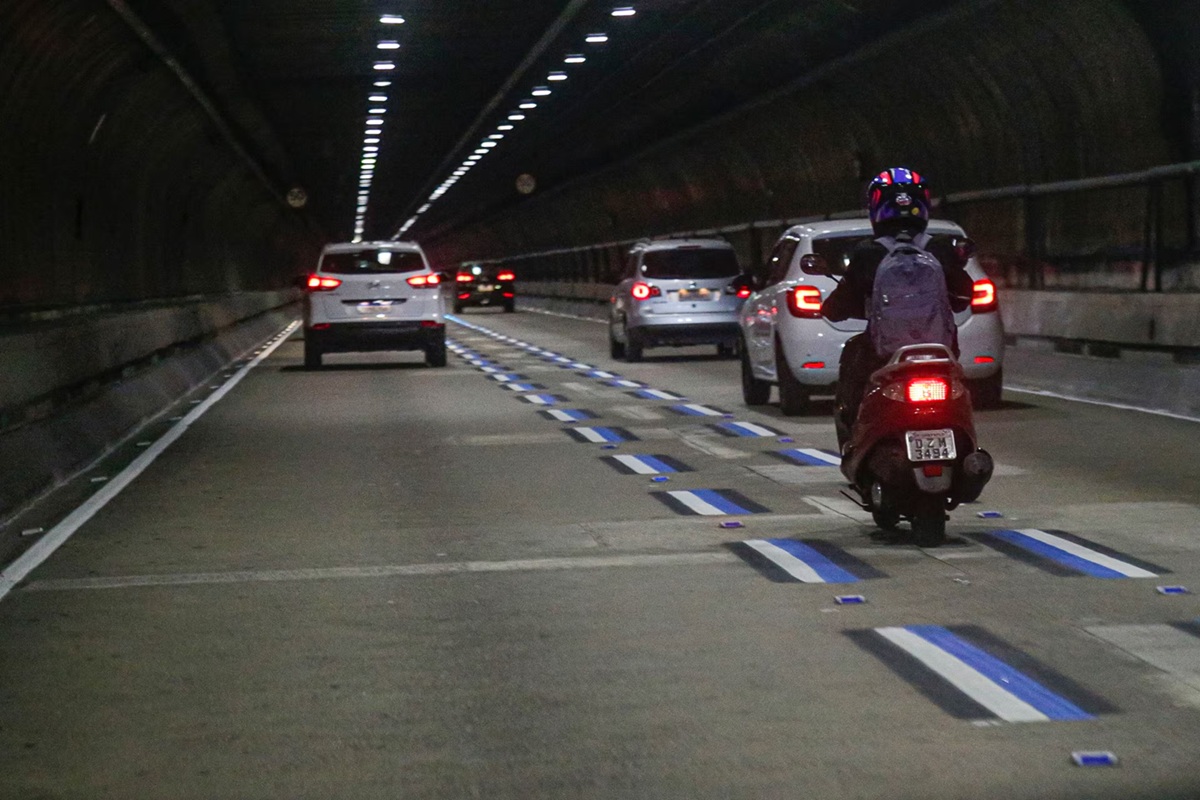 Prefeitura de Guarujá prepara a implantação da Faixa Azul exclusiva para motociclistas