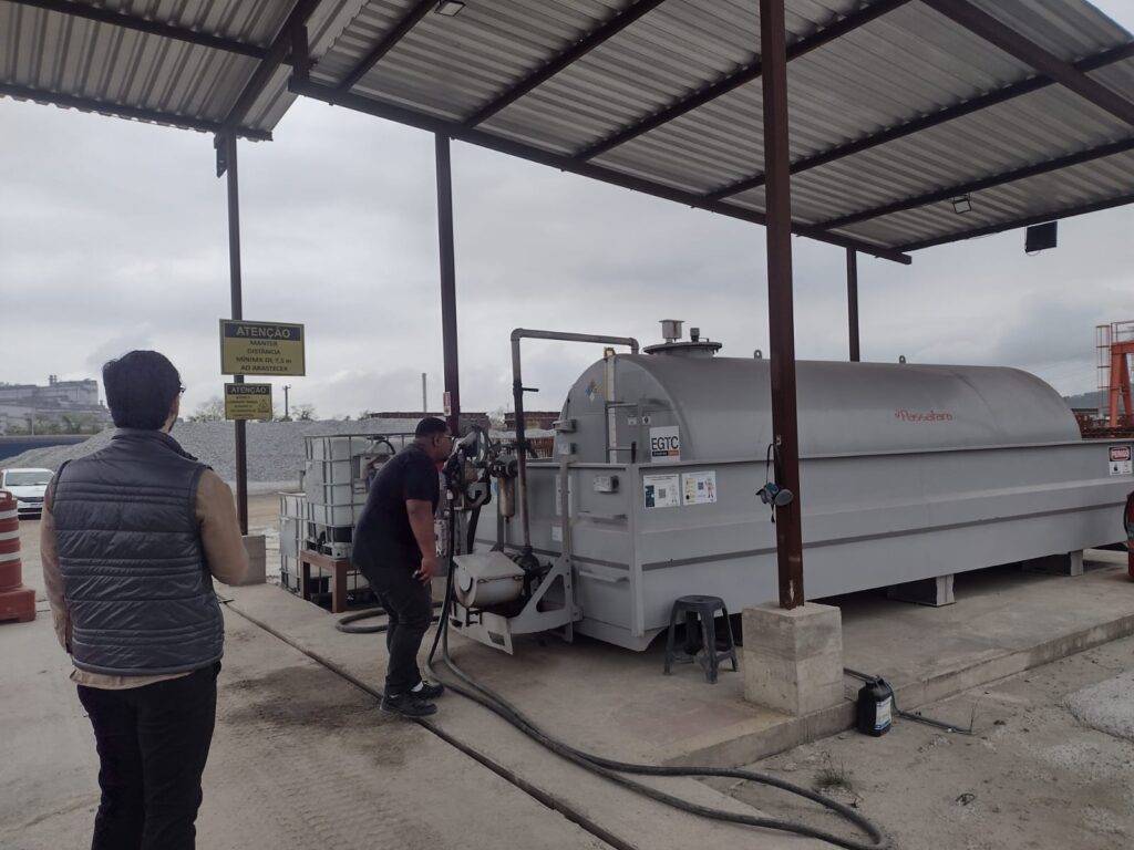 Segundo os fiscais, a ausência de alvarás configura uma infração grave, que impede o controle e a segurança das atividades econômicas na cidade