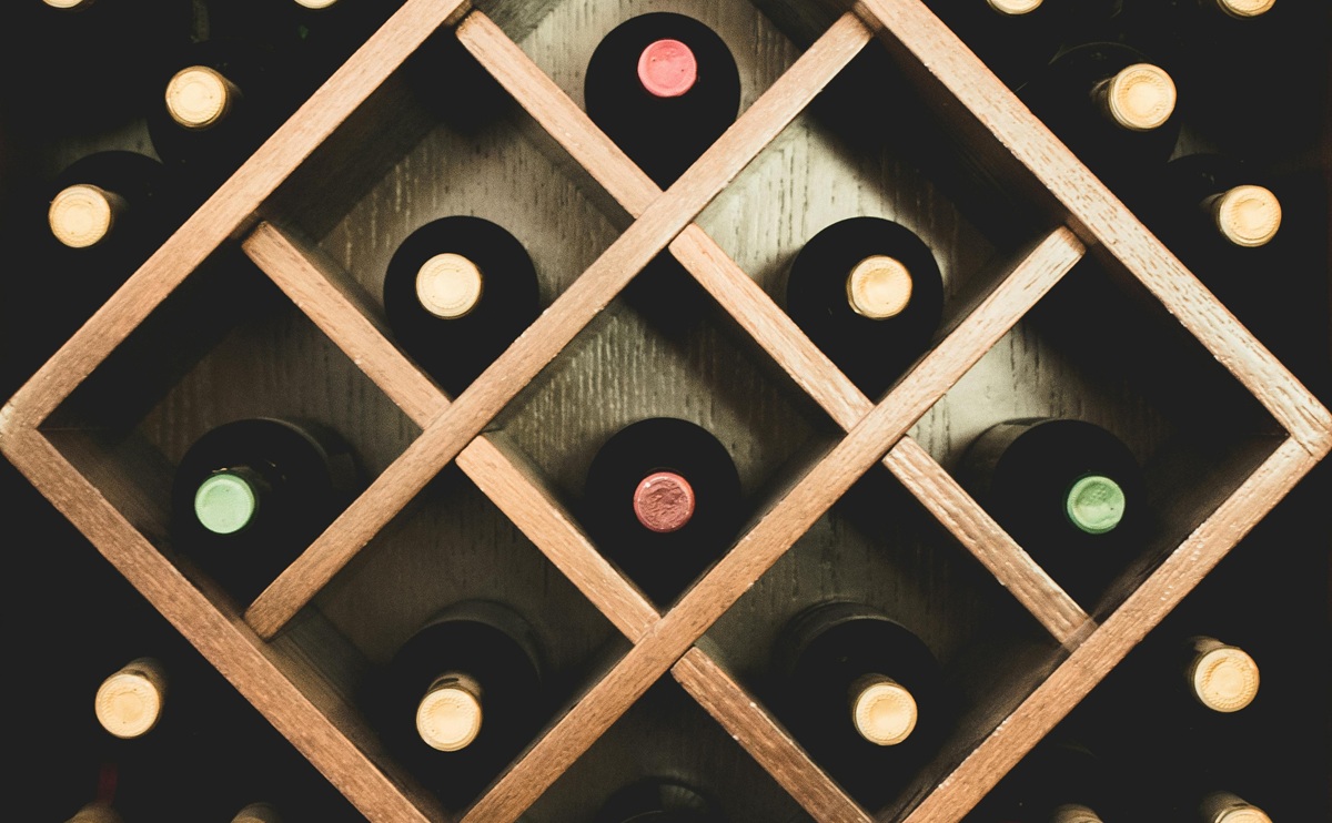 Vidro escuro é essencial para conservar o vinho e evitar que ele perca suas propriedades