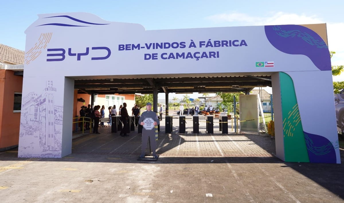 Instalada no antigo complexo da Ford, desativado em 2021, a nova fábrica representa uma revitalização do polo automotivo de Camaçari