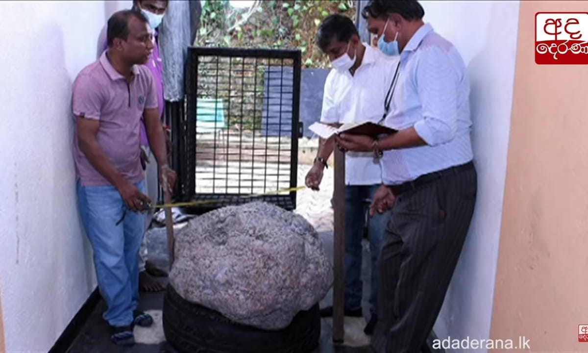 A descoberta aconteceu em Ratnapura, região ao sul do Sri Lanka que há séculos concentra a extração e o comércio de gemas preciosas, incluindo rubis, topázios e safiras