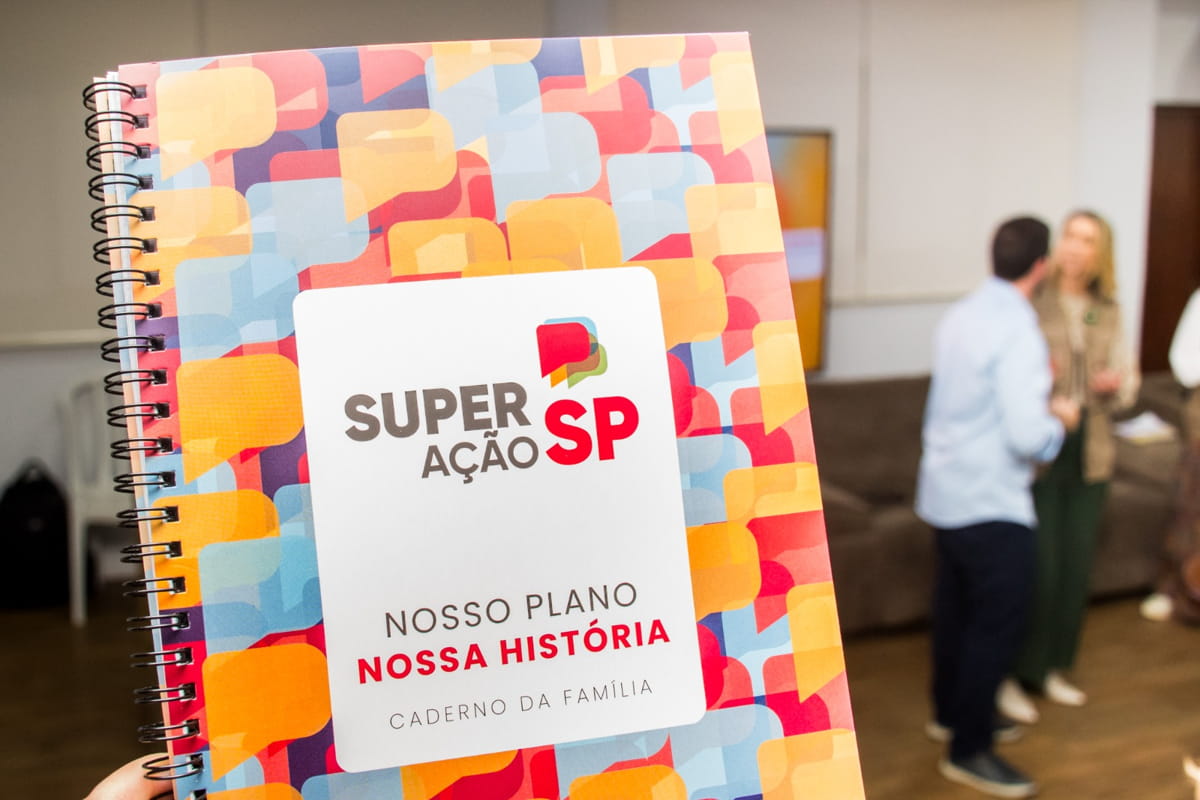 O programa busca oferecer apoio financeiro, bonificações por metas, capacitação profissional e acesso a políticas públicas em áreas essenciais como saúde, educação e habitação