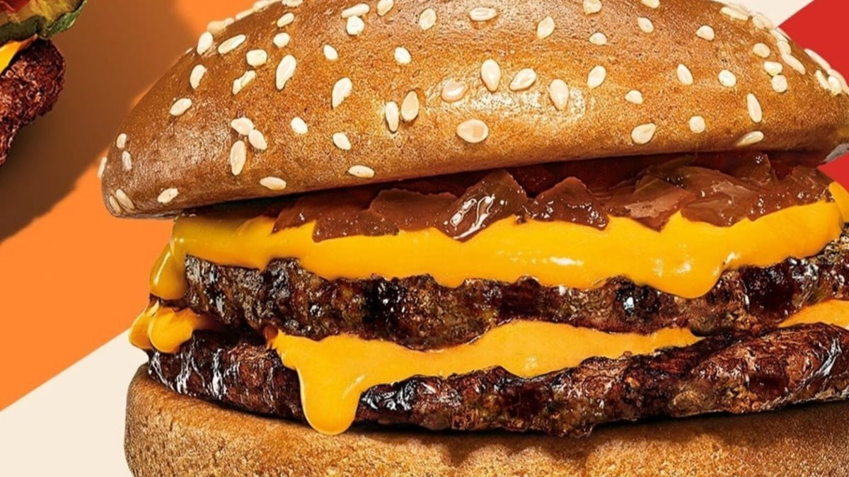 Quem quiser turbinar o combo precisa apenas mostrar o aplicativo da Serasa instalado e com cadastro ativo no momento da retirada, o que garante também uma batata frita média gratuita