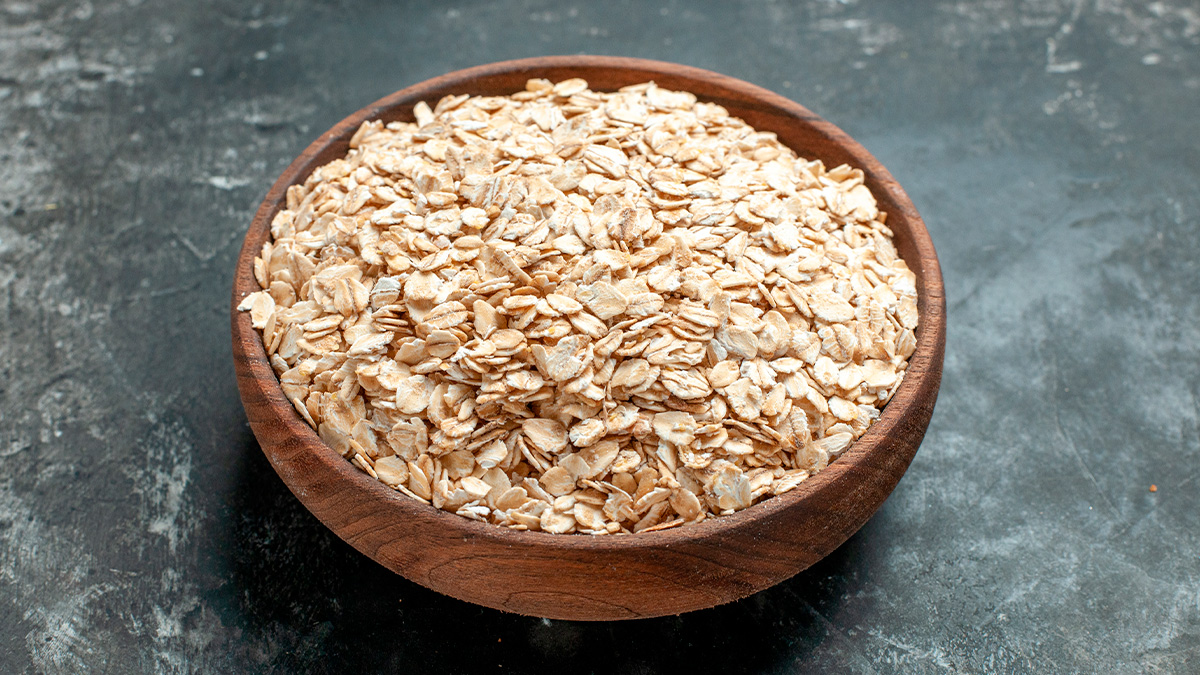 Uma simples porção de aveia pela manhã pode trazer mudanças significativas para sua saúde ao longo de apenas um mês.