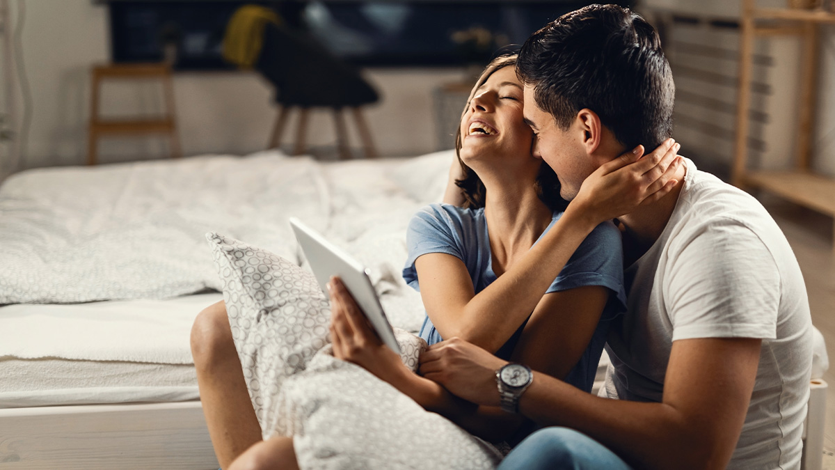 O termo "love bombing", que significa "bombardeio de amor", em tradução livre, tem se popularizado entre os jovens