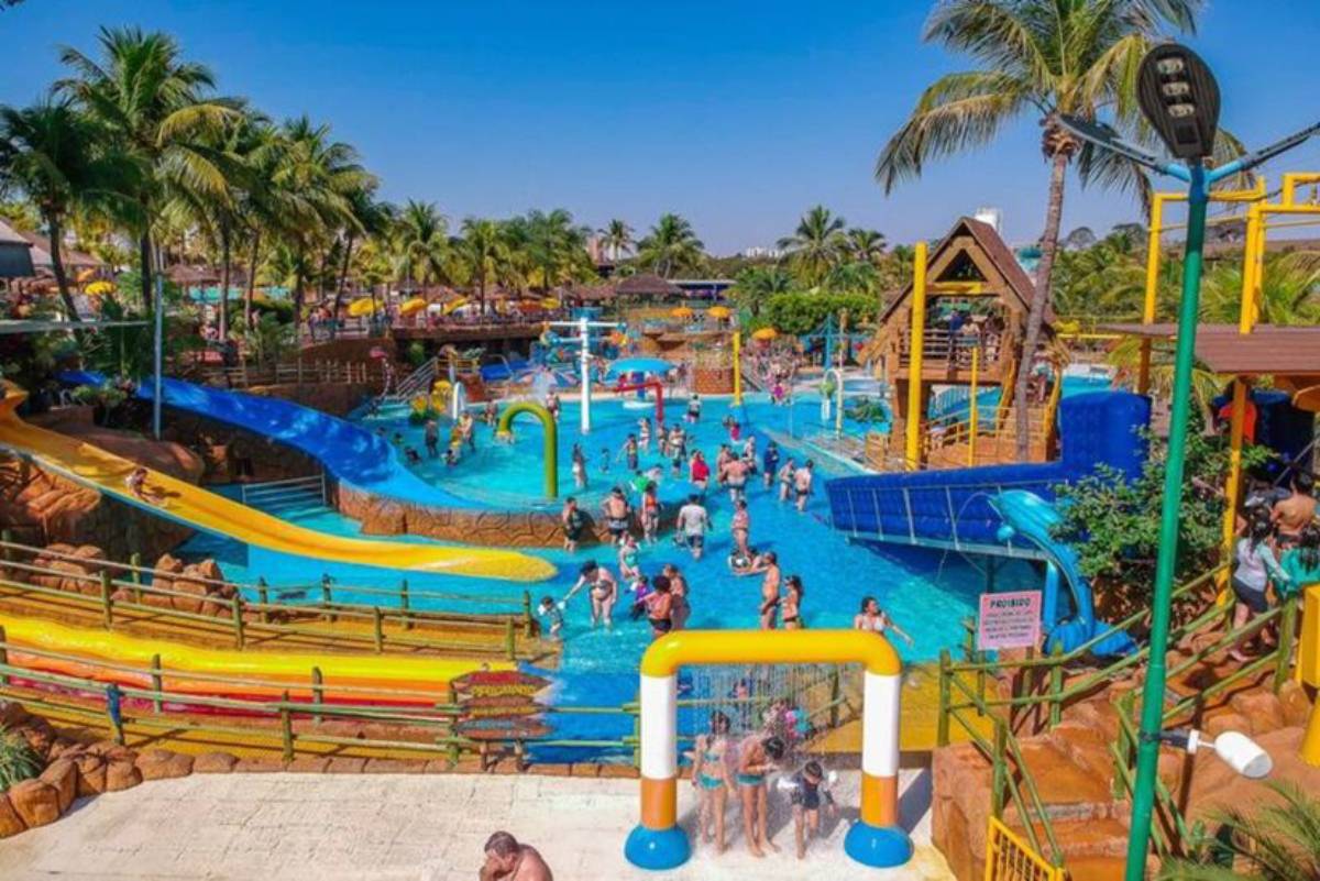 A reunião fez parte do cronograma de celebração dos 40 anos do parque, na cidade conhecida como a "Orlando Brasileira"