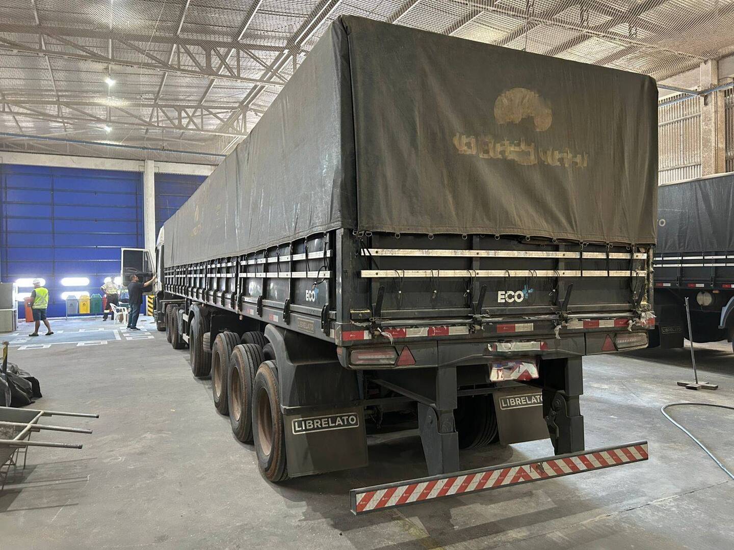 O motorista, de 31 anos, é suspeito de participação na fraude, já que não apresentou justificativa para o atraso na entrega.