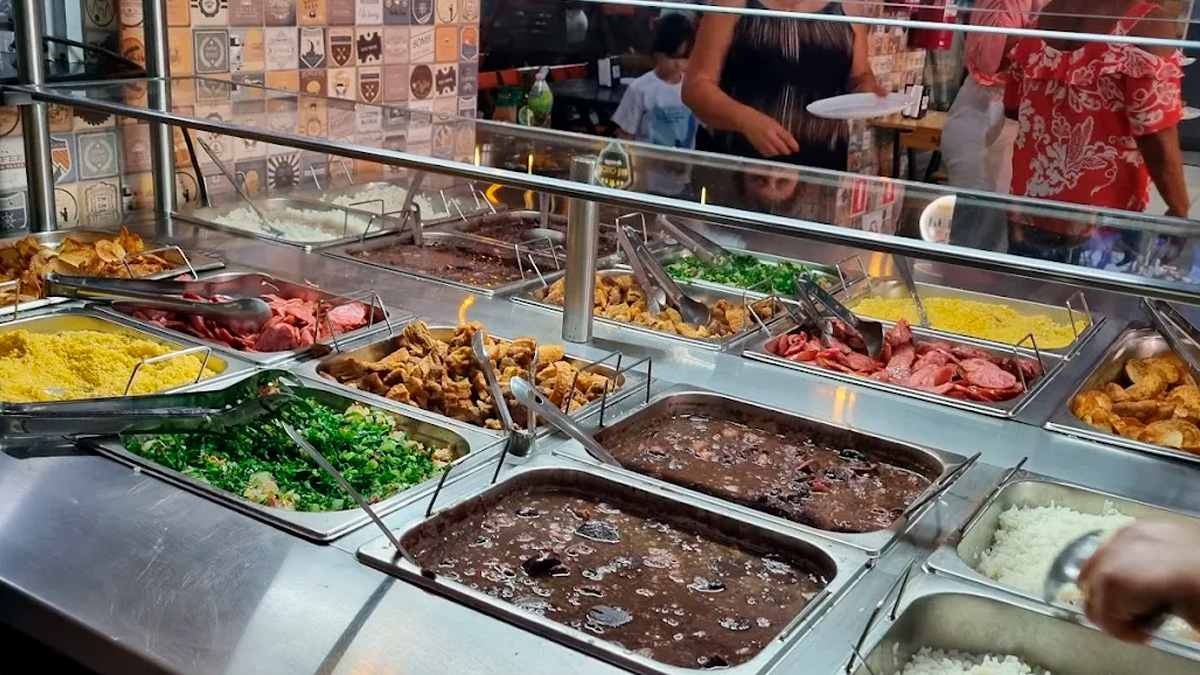 Uma refeição completa e típica para quem quer aproveitar o melhor da culinária brasileira em um ambiente descontraído.