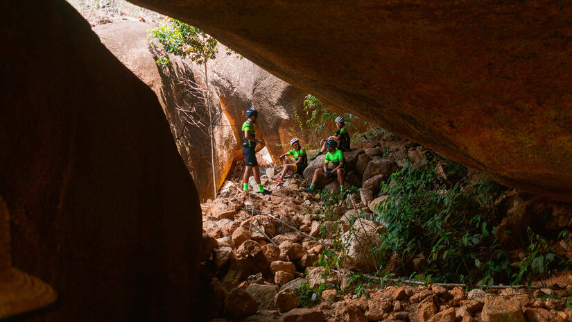 Quando se fala em Minas Gerais, é comum pensar em pão de queijo quentinho, nas ladeiras históricas de Ouro Preto e no sotaque acolhedor que é marca registrada do estado
