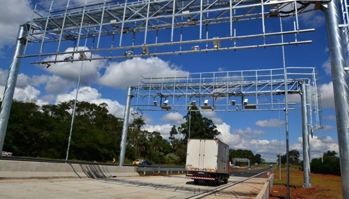 Cobrança de pedágio nas rodovias Mogi-Dutra (SP-088) e Mogi-Bertioga (SP-098) está suspensa por tempo indeterminado