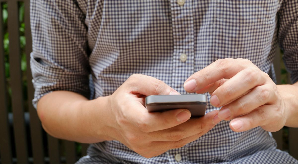 Esses dispositivos são considerados obsoletos porque não recebem mais atualizações de software e têm limitações de hardware incompatíveis com as novas exigências de segurança do aplicativo