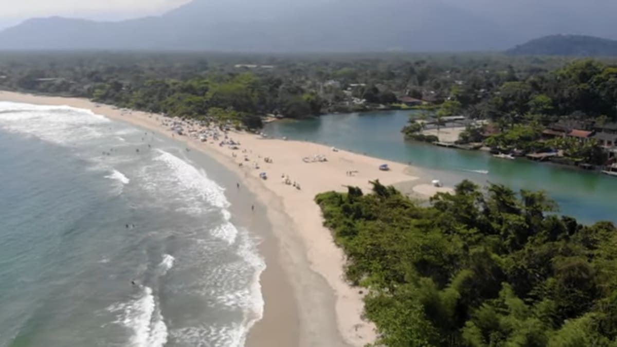 A praia do litoral Paulista impressiona pela sua beleza