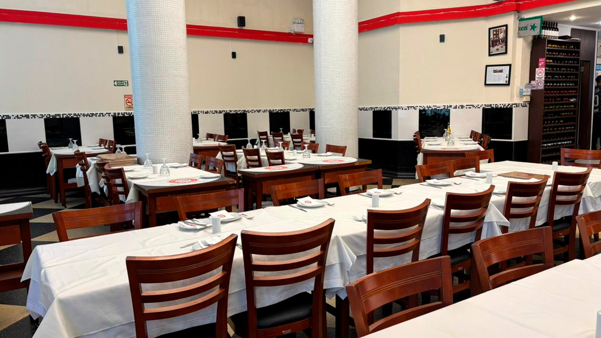 No coração do Gonzaga, é possível encontrar um dos restaurantes mais antigos e clássicos de Santos.