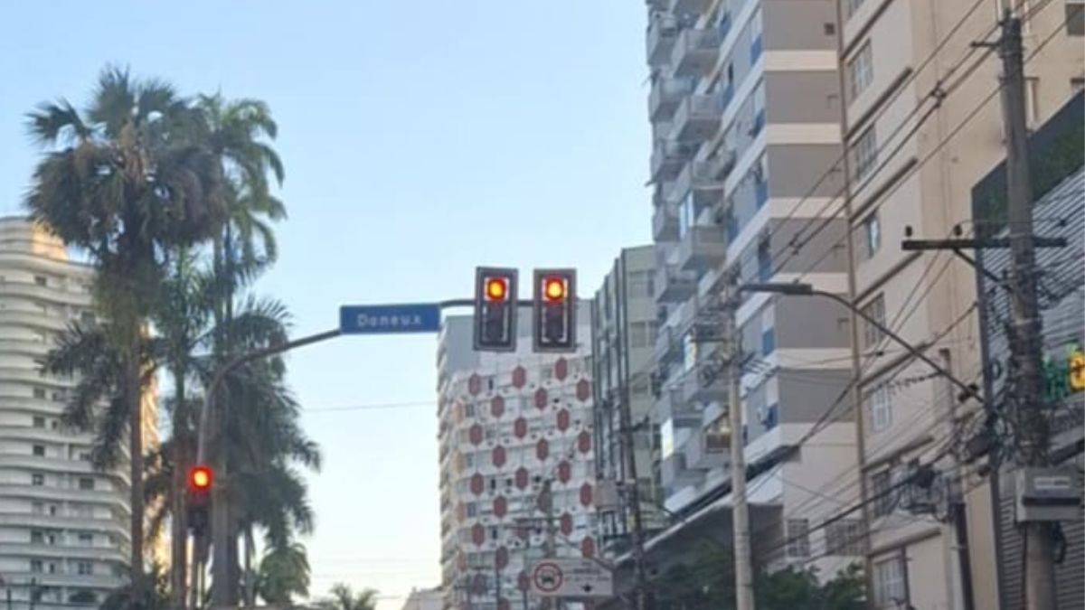 O trajeto consegue ser demorado por conta do excesso de semáforos na avenida