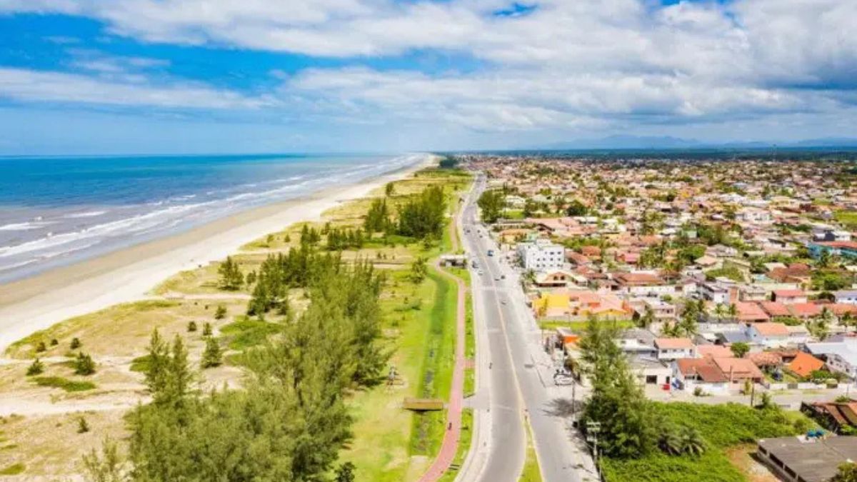 Erosão ameaça apagar cidade inteira do litoral de SP, segundo relatório