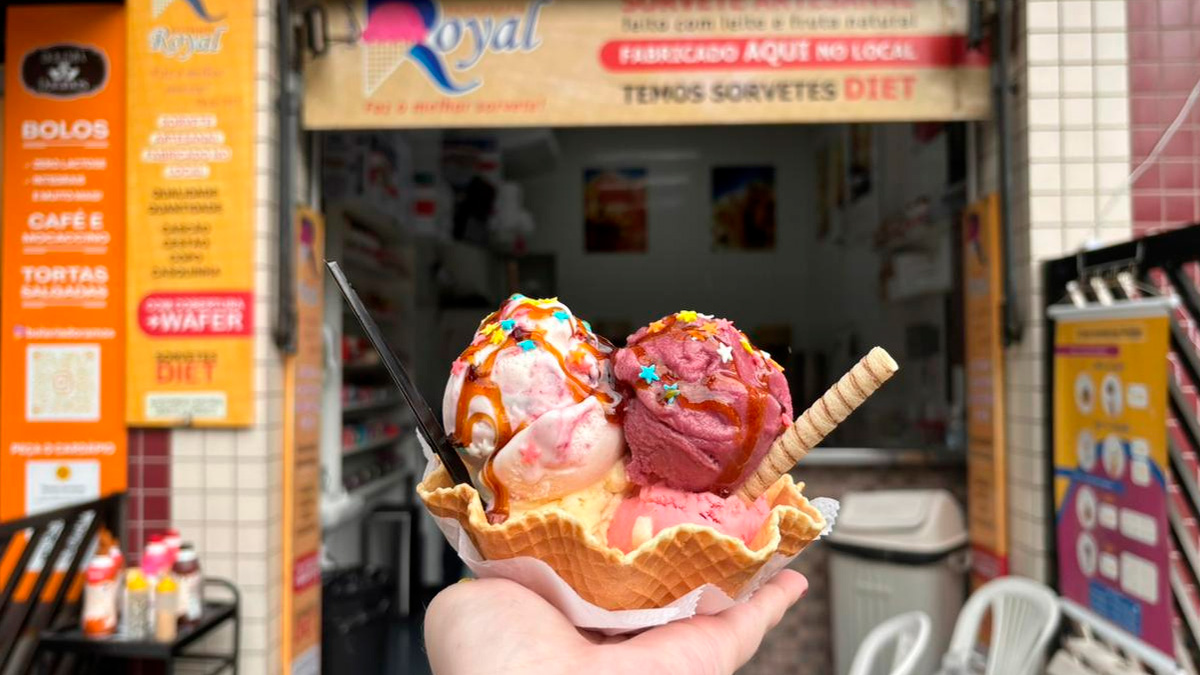 Praia e sorvete. Duas coisas que caminham de mãos dadas e refletem bem o que é a Sorveteria Royal.