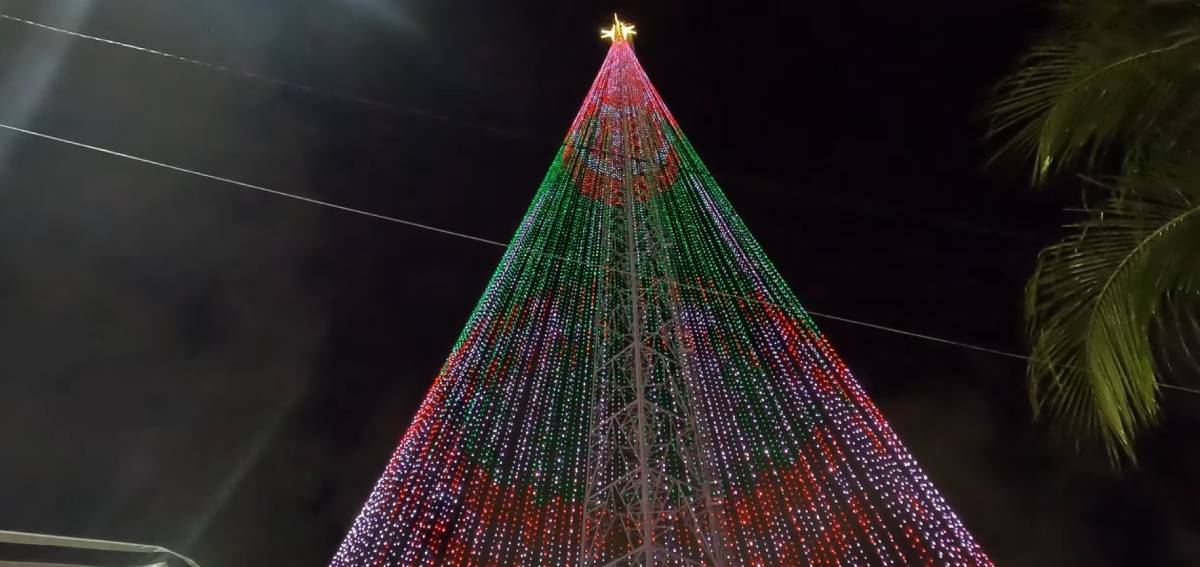 A título de curiosidade, o tão tradicional e único Cristo Redentor tem uma altura de 38 metros. Desses, oito são do pedestal onde o monumento está instalado