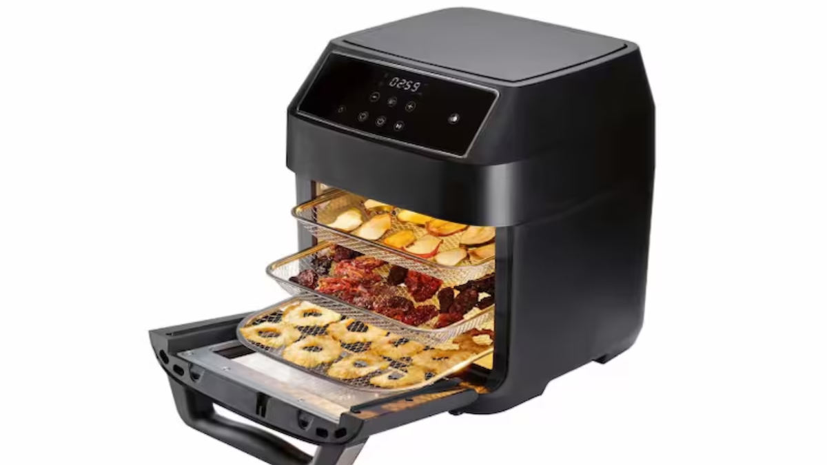 A fritadeira de ar quente Silvercrest 9 em 1 conta com potência de 1800 W e capacidade interna de 12 litros