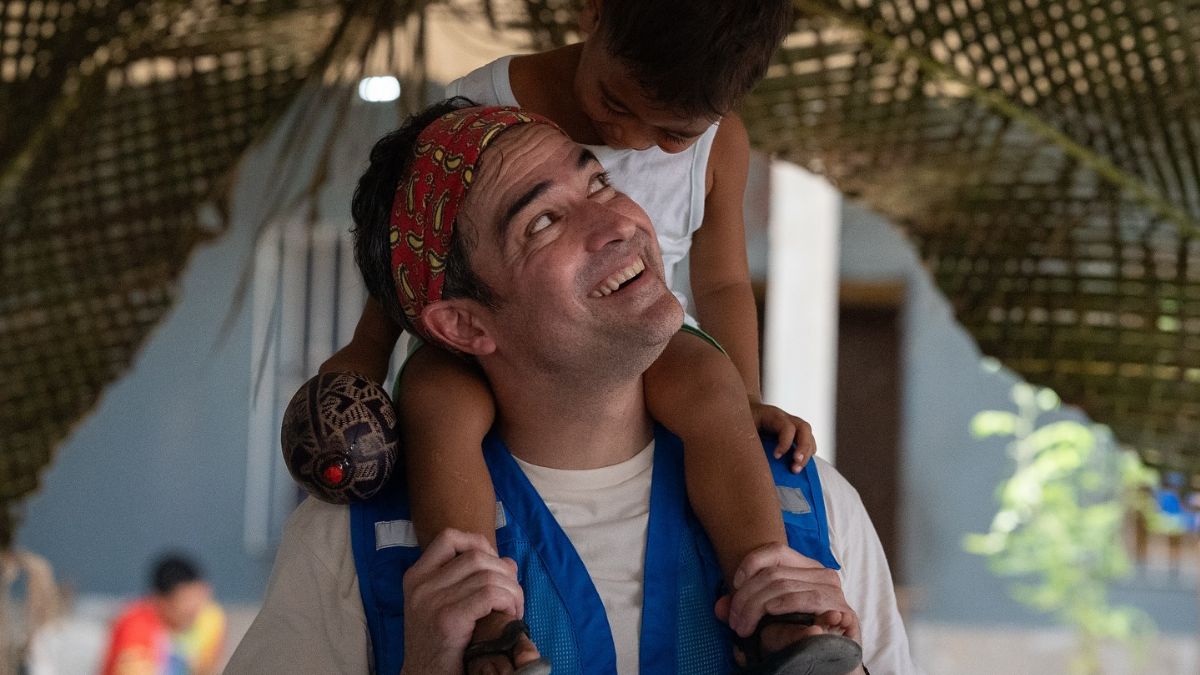 Alfonso Herrera já esteve em missões em países como Uganda e Ucrânia