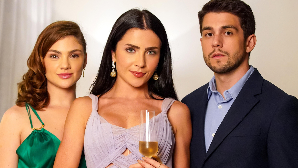 A narrativa acompanha personagens que se conhecem desde a infância, mas que acabam presos a um triângulo