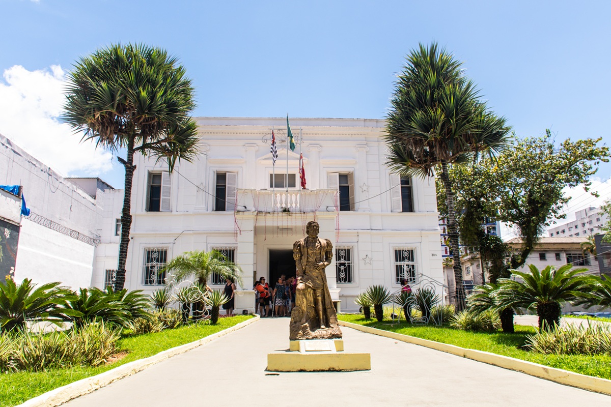 São Vicente enfrenta um déficit acumulado superior a R$ 3,6 bilhões entre pessoas físicas e jurídicas