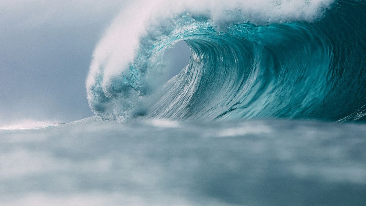 Relevo plano, desigualdade e ocupação intensa colocam a capital no centro da crise climática brasileira.