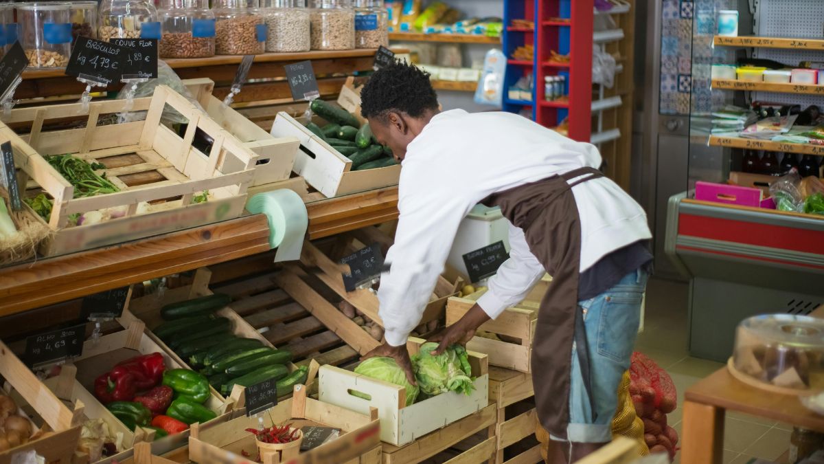 Os supermercados em todo o Brasil enfrentam uma crise sem precedentes na contratação
