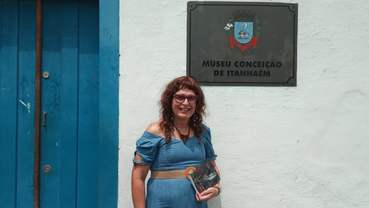 Elisa Murgel vai lançar o livro "Devaneios" no dia 15, no Museu Conceição, no centro em Itanhaém