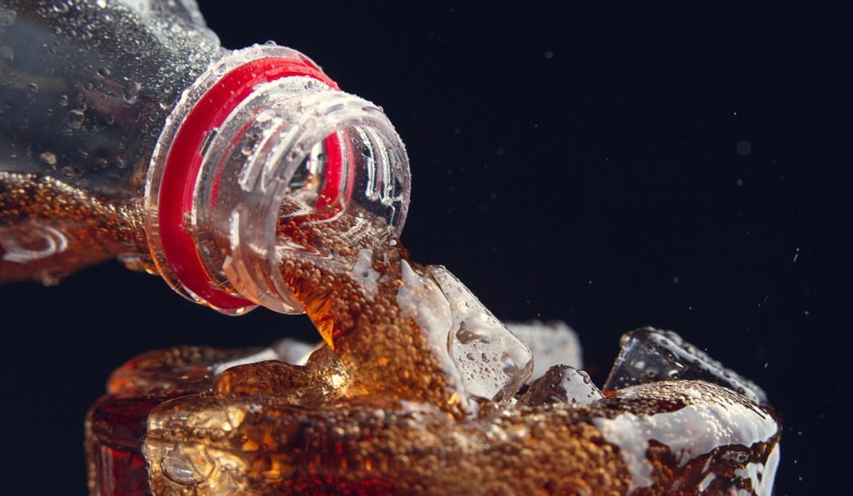 Os resultados indicam que o consumo diário de refrigerantes, mesmo em pequenas quantidades, está ligado ao acúmulo de gordura no fígado