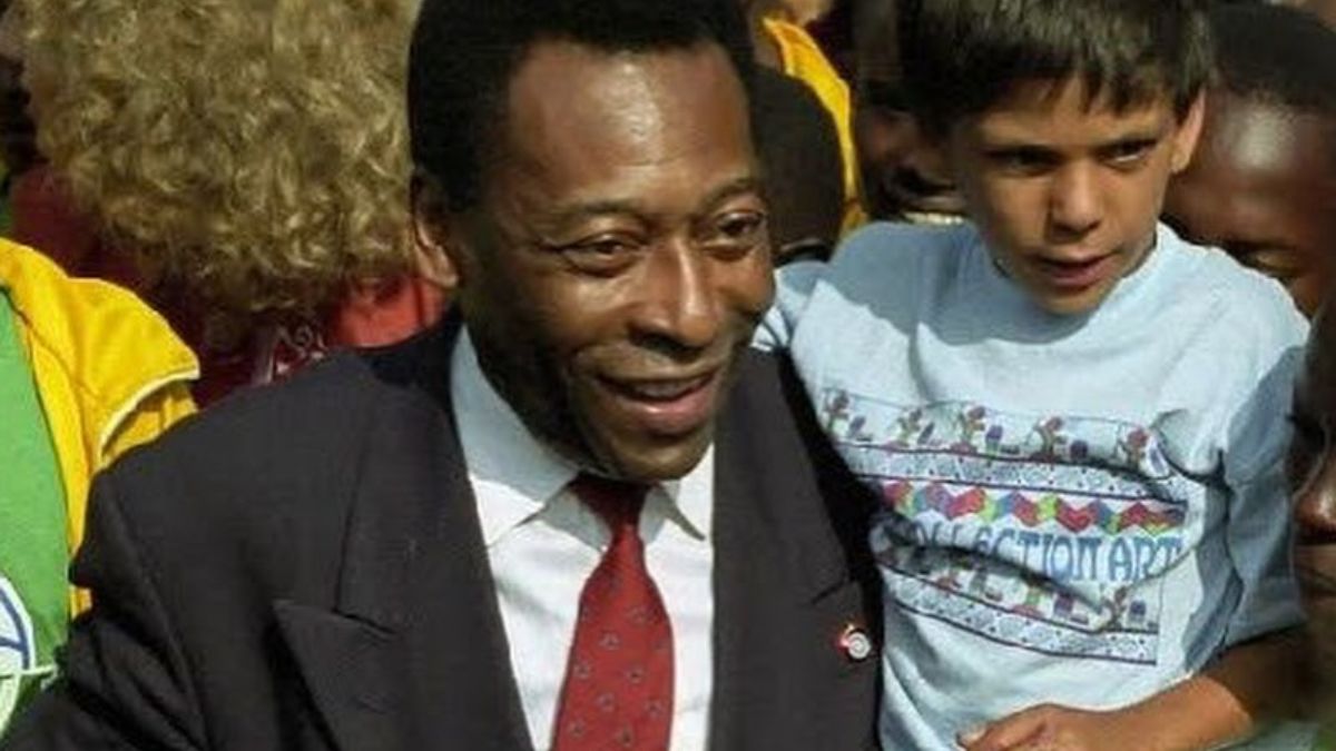 Pelé é descrito como uma das figuras brasileiras mais admiradas dentro e fora do país