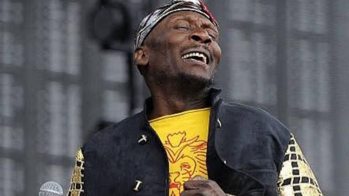 O cantor Jimmy Cliff faleceu após sofrer uma convulsão seguida de pneumonia