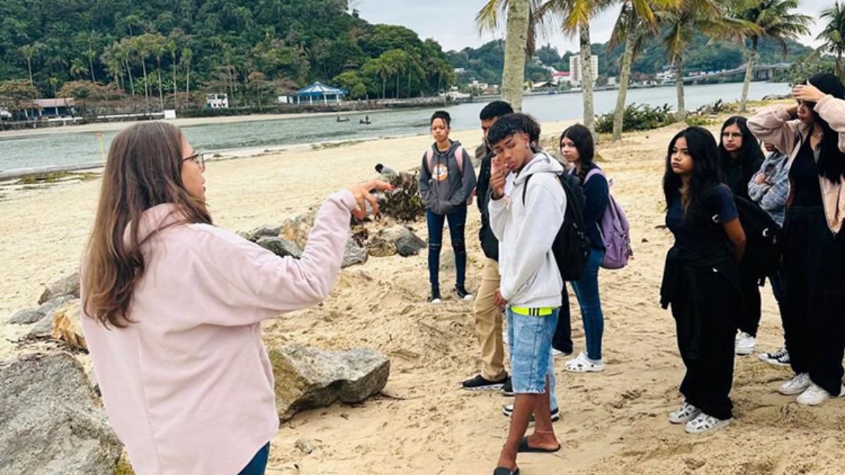 O livro sobre Itanhaém é resultado de um projeto que envolveu dez turmas de escolas municipais