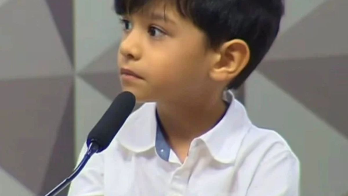 O influenciador mirim foi convidado para participar de uma audiência pública sobre educação em saúde