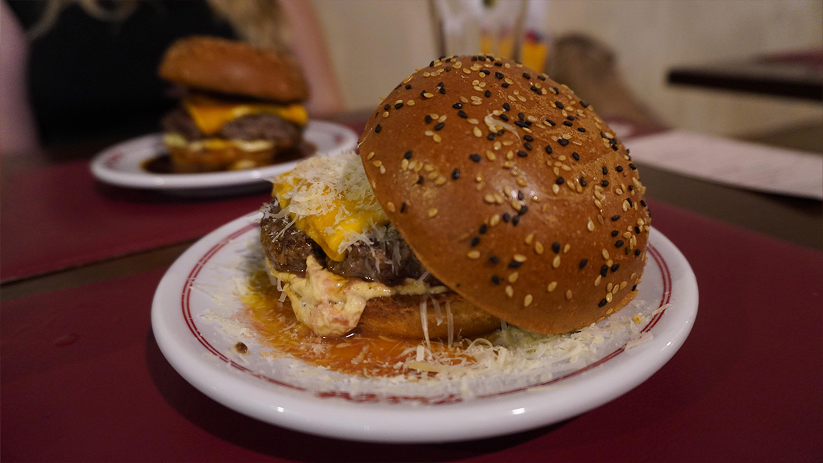 O Dry Aged, um hambúrguer preparado com carne que passou por um processo de maturação a seco.