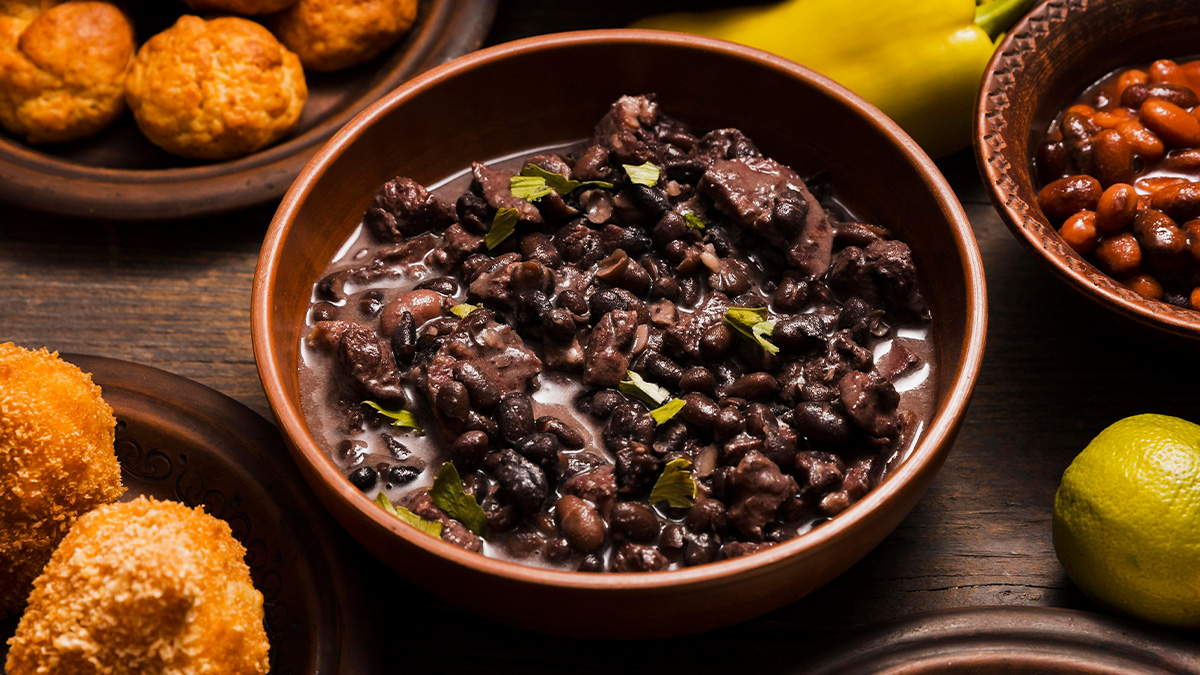 Presença garantida nas mesas brasileiras, o feijão é um dos alimentos mais completos da culinária nacional.