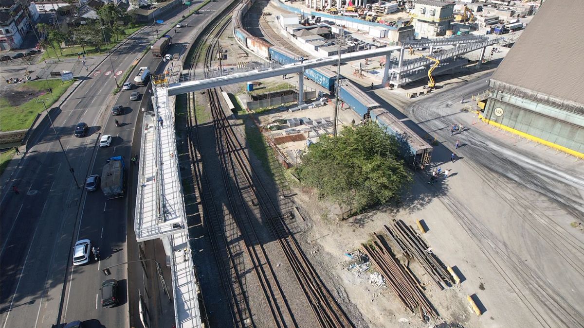 Uma das faixas de rolamento ficará bloqueada para o reposicionamento da ciclovia