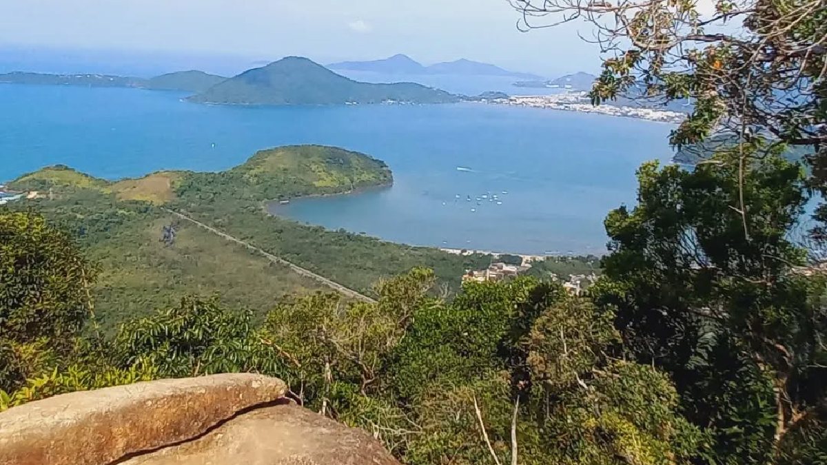 3,5 quilômetros de trilha te separam dessa bela vista