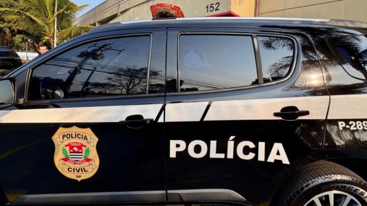 Até o meio da manhã desta terça, dois homens já haviam sido presos