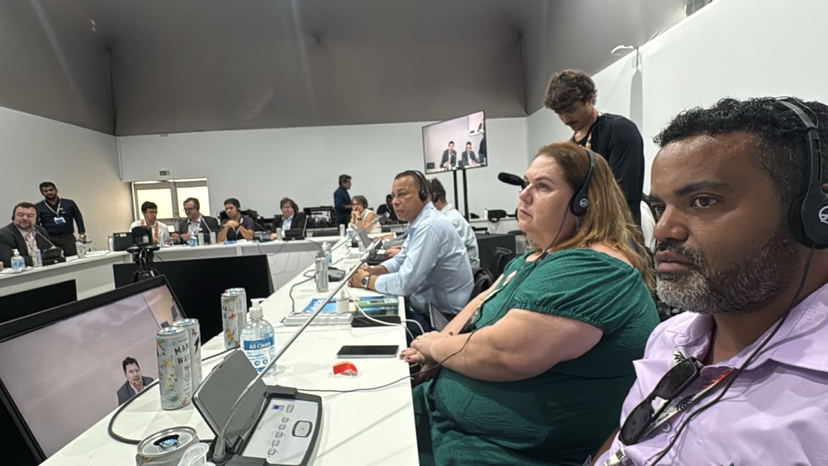 Prefeito César Nascimento, vice-prefeito Andrea Castro e secretário de Meio Ambiente Cleiton Jordão