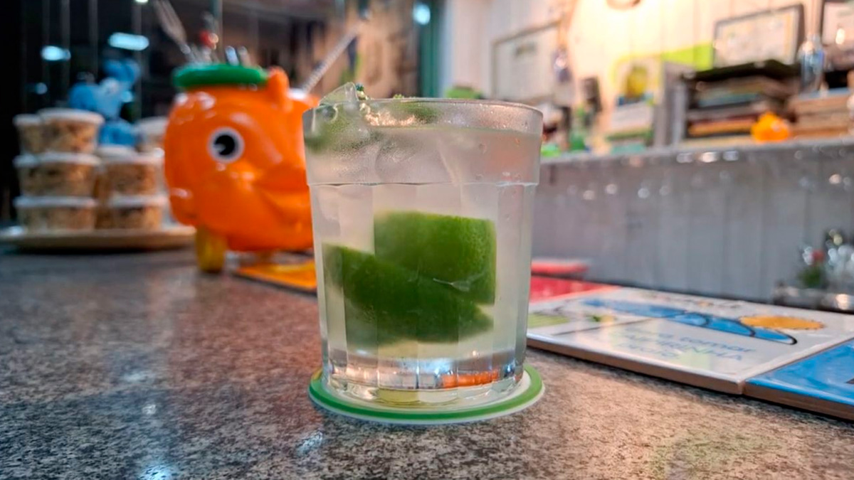 Assim nasceu o Rabbit Caipirinha na Praia, o primeiro quiosque do mundo dedicado exclusivamente à caipirinha.