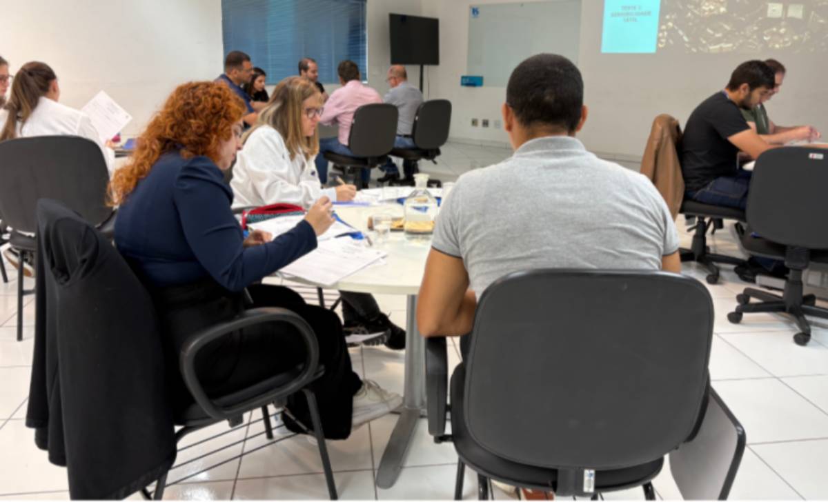 A última turma de degustadores de água da empresa foi formada no começo de novembro, no Laboratório de Orgânica do Controle de Qualidade, na zona norte de São Paulo