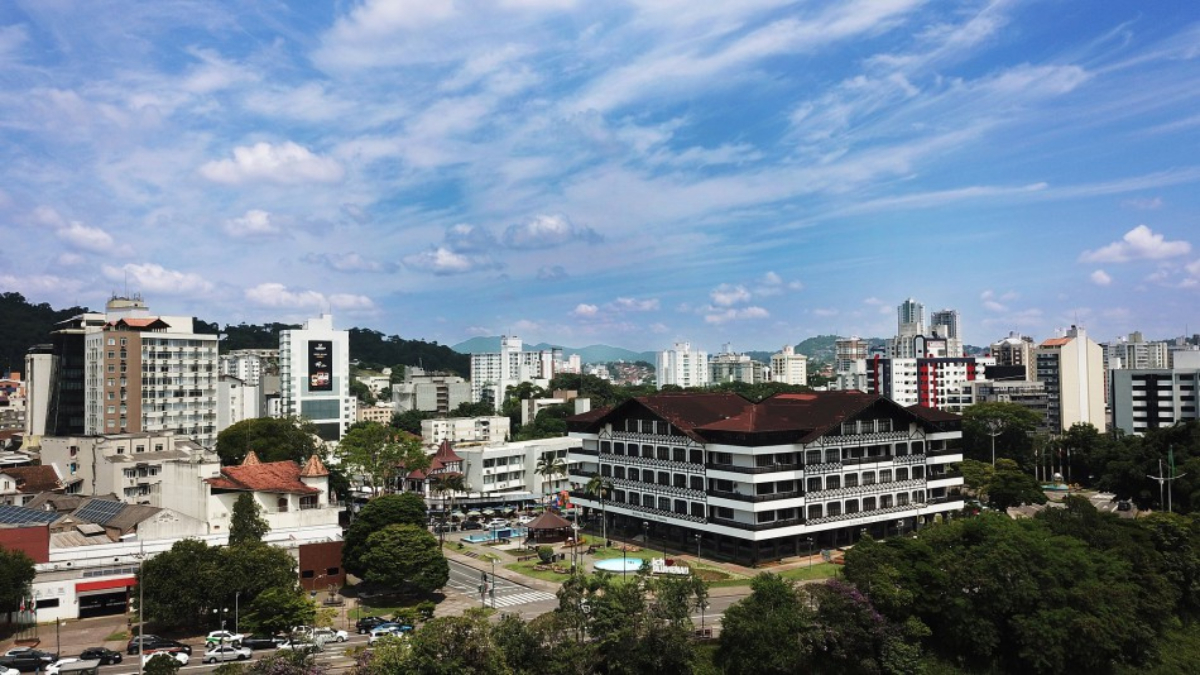 O levantamento analisa 418 cidades brasileiras com mais de 80 mil habitantes