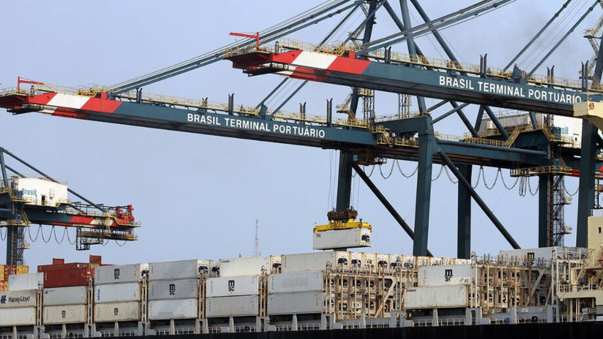 A disputa ocorre entre duas chapas com propostas distintas