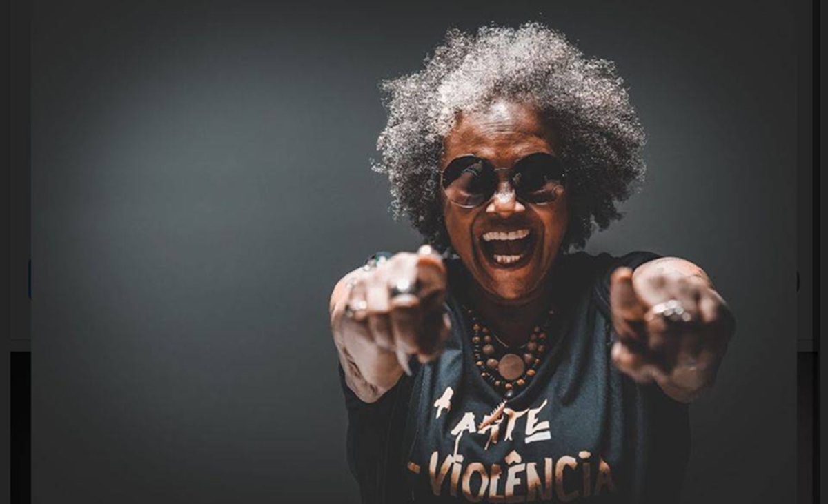 Sandra Sá promete uma apresentação vibrante, repleta de sucessos que marcaram gerações