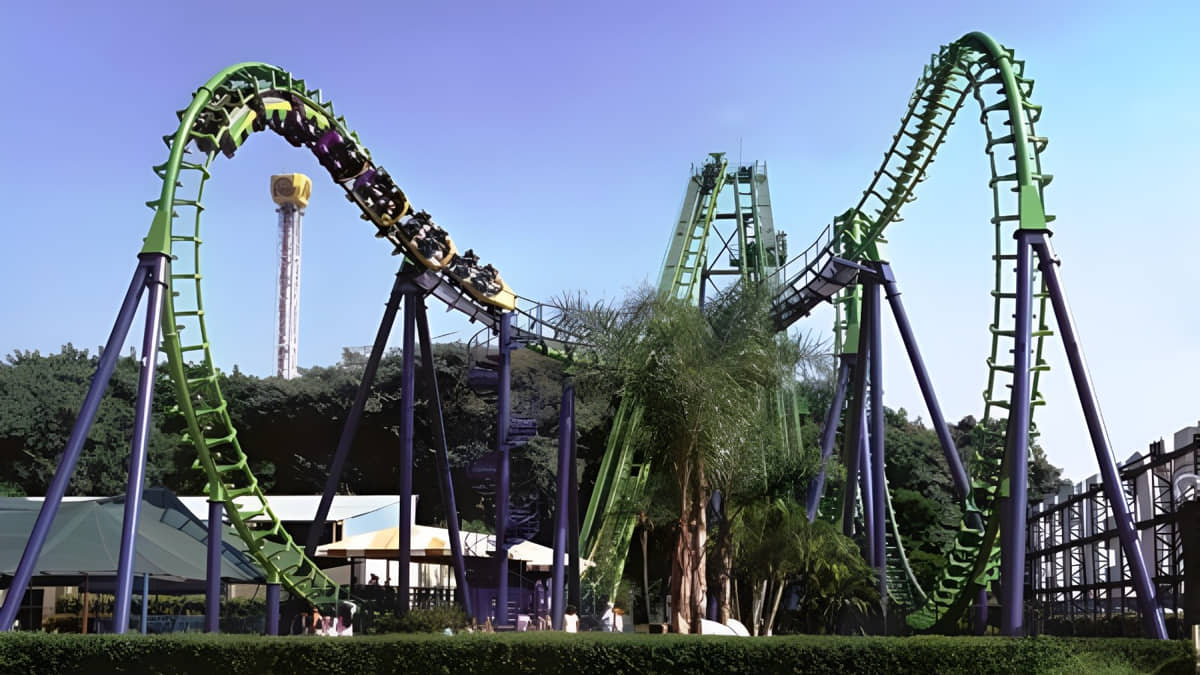 A montanha-russa Boomerang, que deixou o parque meses antes do seu fechamento