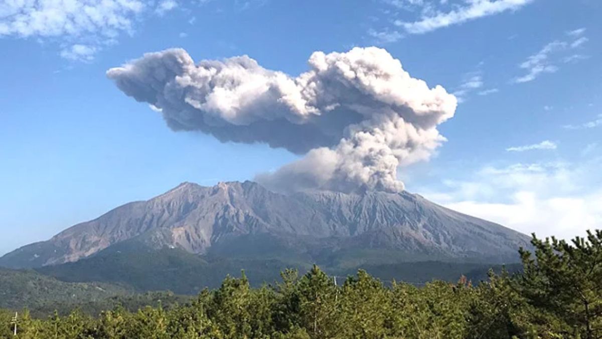 Esta foi a primeira erupção com coluna acima de 4 quilômetros em quase 13 meses